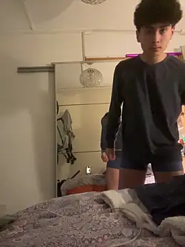 hungspanishtwink online show from March 3, 2026, 10:06 pm