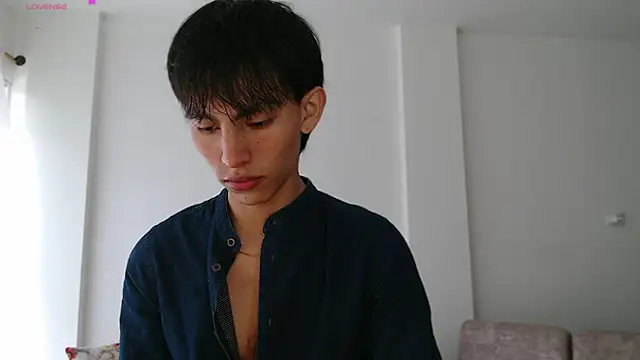 Snapshot of andrew_courtzz chatting on December 15, 2025, 7:09 pm andrew courtzz online show from December 15, 2025, 7:09 pm