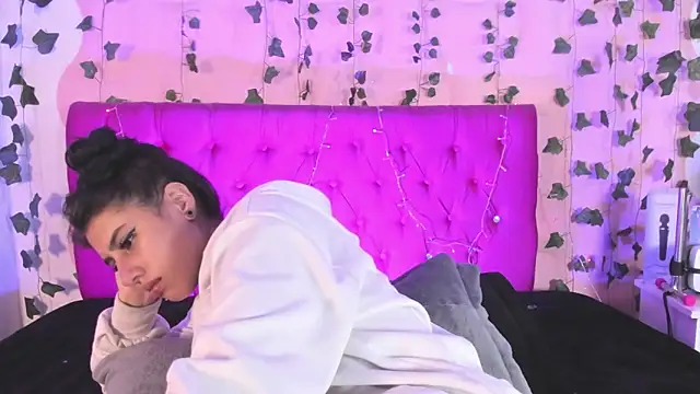 Natasha Nassty  online show from December 17, 2025, 5:12 am