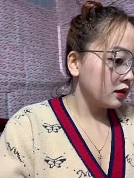 Snapshot of Samsam-006 chatting on December 5, 2025, 2:32 am Samsam-006 online show from December 5, 2025, 2:32 am