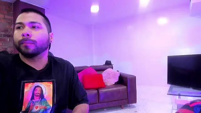 HotThreesoome online show from January 10, 2026, 1:17 pm