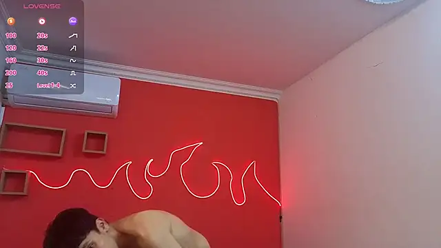 Neo Twink online show from April 7, 2026, 7:04 pm