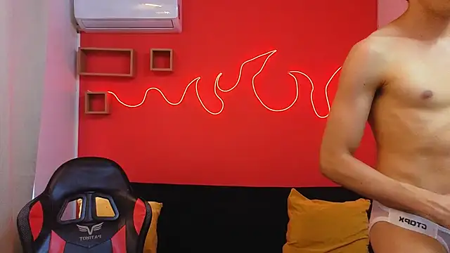 Neo Twink online show from April 15, 2026, 7:07 pm