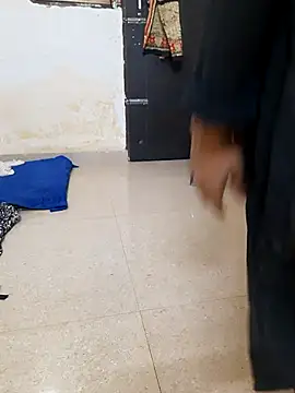 Riya rani8 online show from April 18, 2026, 7:18 pm