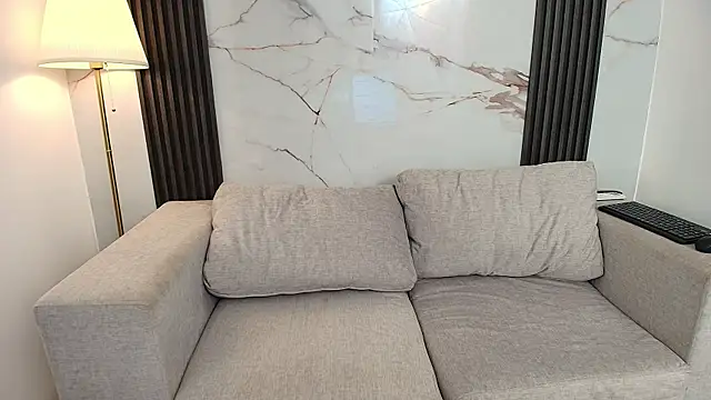 AprillRoss online show from December 15, 2025, 12:33 pm