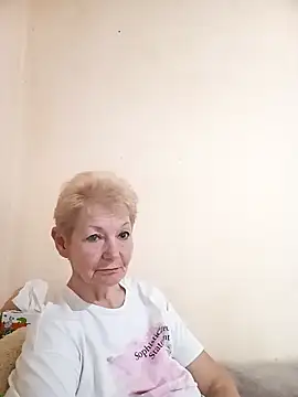 Snapshot of Calypso-Loove chatting on May 18, 2026, 1:38 pm Calypso-Loove online show from May 18, 2026, 1:38 pm