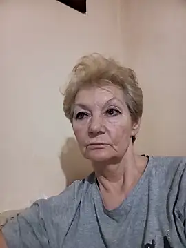 Snapshot of Calypso-Loove chatting on February 22, 2026, 10:33 pm Calypso-Loove online show from February 22, 2026, 10:33 pm