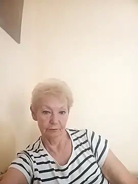 Snapshot of Calypso-Loove chatting on June 2, 2026, 2:06 pm Calypso-Loove online show from June 2, 2026, 2:06 pm