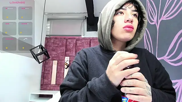 Kiara Fox   online show from February 3, 2026, 12:10 pm