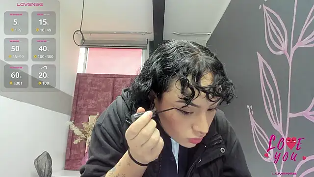 Kiara Fox   online show from March 16, 2026, 8:33 pm