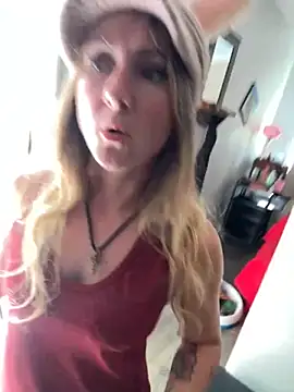 alluringpixie online show from April 4, 2026, 7:09 pm