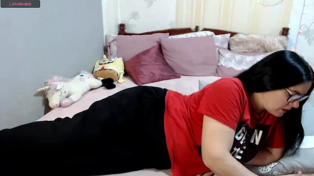 SashaBond online show from December 21, 2025, 10:17 am