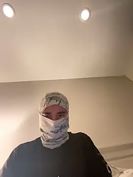 phantom898983 online show from April 13, 2026, 8:29 am