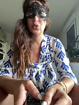 Snapshot of Deborahoff chatting on July 2, 2026, 12:00 pm Deborahoff online show from July 2, 2026, 12:00 pm