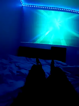 michs32 online show from December 5, 2025, 8:24 am