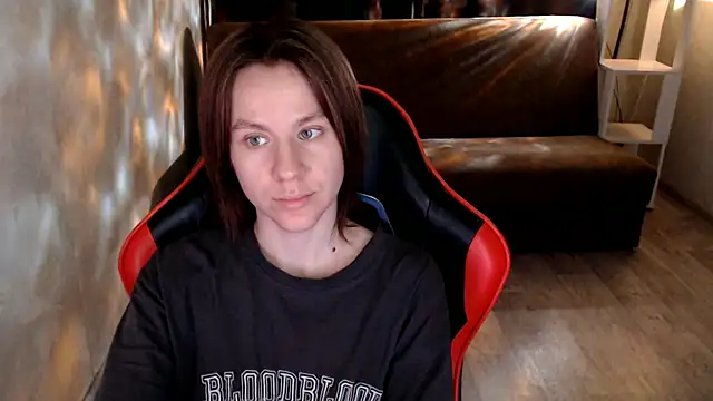 MiaBun1 online show from December 18, 2025, 3:11 am