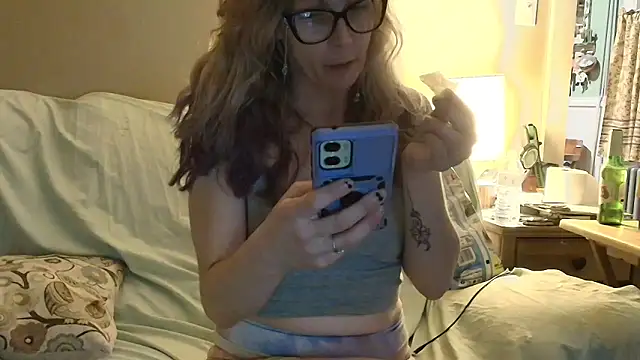 blondebombshell4343 online show from December 17, 2025, 11:10 pm