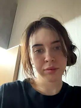 Kimberlybondd online show from December 18, 2025, 9:51 pm