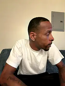 Snapshot of Dreadyyy chatting on December 17, 2025, 6:40 am Dreadyyy online show from December 17, 2025, 6:40 am