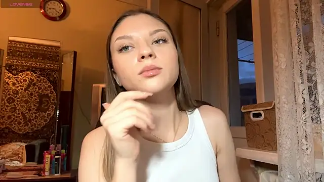 EnergeticMona online show from December 18, 2025, 1:59 pm