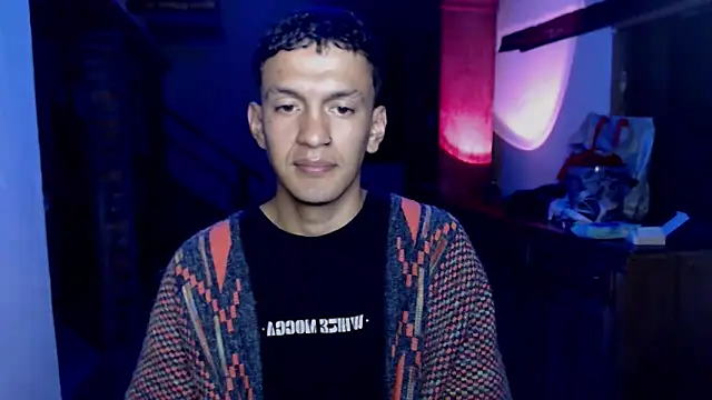 andrewsiilvaa online show from December 19, 2025, 1:42 am