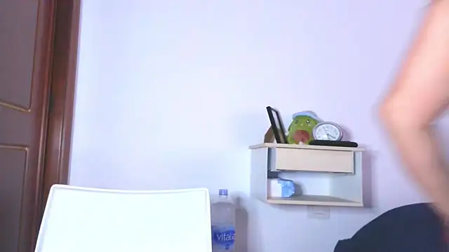 mariajosebarrazaa online show from April 2, 2026, 4:13 pm