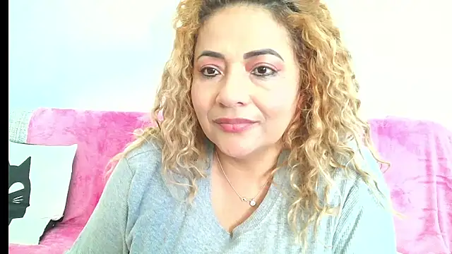 mariajosebarrazaa online show from February 12, 2026, 3:23 pm