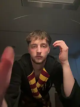 clough03 online show from December 22, 2025, 12:11 am