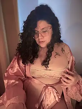 Snapshot of VanesssaMilf_ chatting on December 18, 2025, 9:07 pm VanesssaMilf online show from December 18, 2025, 9:07 pm