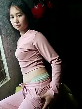 Snapshot of Him_MountainGirl chatting on December 19, 2025, 12:58 am Him MountainGirl online show from December 19, 2025, 12:58 am