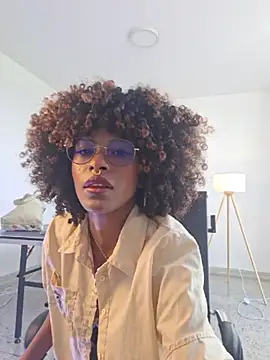 Snapshot of NaomiClay chatting on April 24, 2026, 12:40 pm NaomiClay online show from April 24, 2026, 12:40 pm
