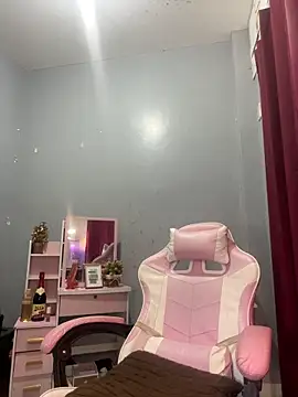 Snapshot of Ur_hottestdella chatting on February 26, 2026, 7:14 pm Ur hottestdella online show from February 26, 2026, 7:14 pm