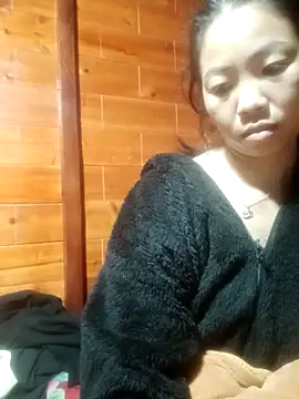 Snapshot of Amiluli chatting on January 17, 2026, 10:13 pm Amiluli online show from January 17, 2026, 10:13 pm