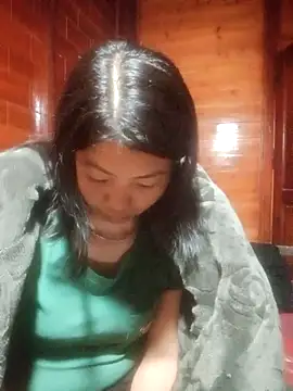 Snapshot of Amiluli chatting on February 25, 2026, 12:49 pm Amiluli online show from February 25, 2026, 12:49 pm