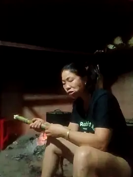 Snapshot of Amiluli chatting on March 1, 2026, 1:00 pm Amiluli online show from March 1, 2026, 1:00 pm