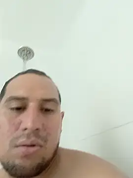 Snapshot of DarkOnebaki- chatting on April 14, 2026, 7:24 am DarkOnebaki- online show from April 14, 2026, 7:24 am