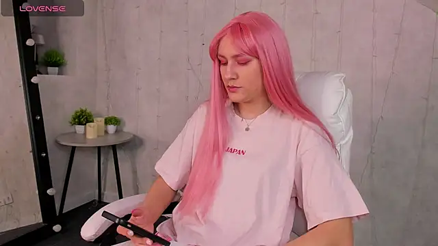 Nedzumi Sato online show from December 14, 2025, 9:37 am