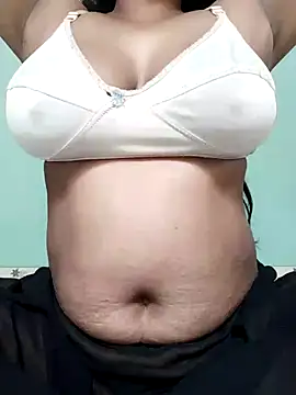 Uma-2 online show from February 16, 2026, 3:49 am