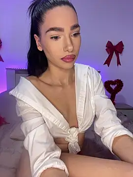 Snapshot of SashaLuvv chatting on February 15, 2026, 10:30 pm SashaLuvv online show from February 15, 2026, 10:30 pm