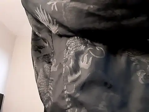 Snapshot of Chesarini chatting on December 15, 2025, 7:36 am Chesarini online show from December 15, 2025, 7:36 am