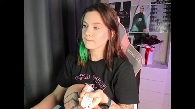 Snapshot of NikkieKitty chatting on January 16, 2026, 11:58 am NikkieKitty online show from January 16, 2026, 11:58 am