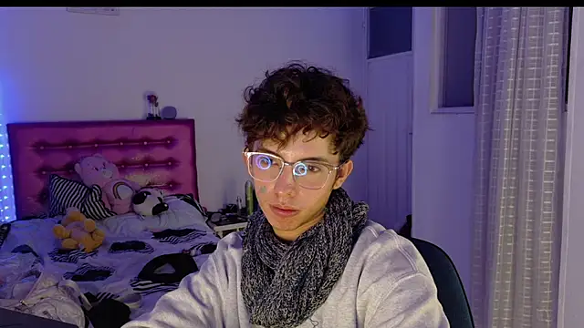 Dani Dancer online show from April 14, 2026, 1:54 am