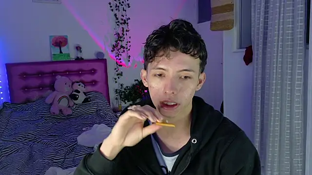 Snapshot of Dani_Dancer chatting on July 14, 2026, 2:05 am Dani Dancer online show from July 14, 2026, 2:05 am