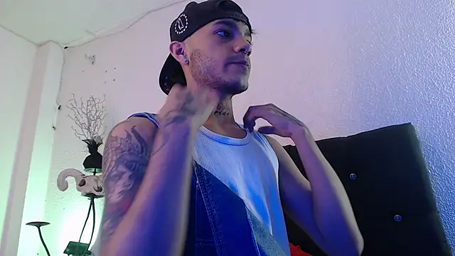 kingdani hot online show from February 1, 2026, 3:05 am