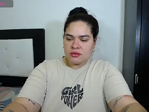 NinaFuentes2X online show from August 5, 2026, 2:38 am