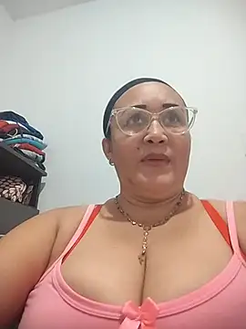 Snapshot of Nini_Love_ chatting on February 1, 2026, 5:44 pm Nini Love online show from February 1, 2026, 5:44 pm