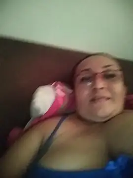 Nini Love  online show from April 11, 2026, 8:12 pm