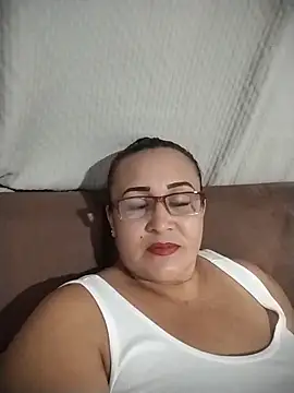 Nini Love  online show from April 11, 2026, 2:19 am