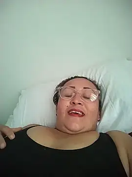 Snapshot of Nini_Love_ chatting on February 4, 2026, 8:04 pm Nini Love online show from February 4, 2026, 8:04 pm