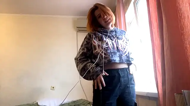 Julie mayers  online show from December 19, 2025, 11:45 am